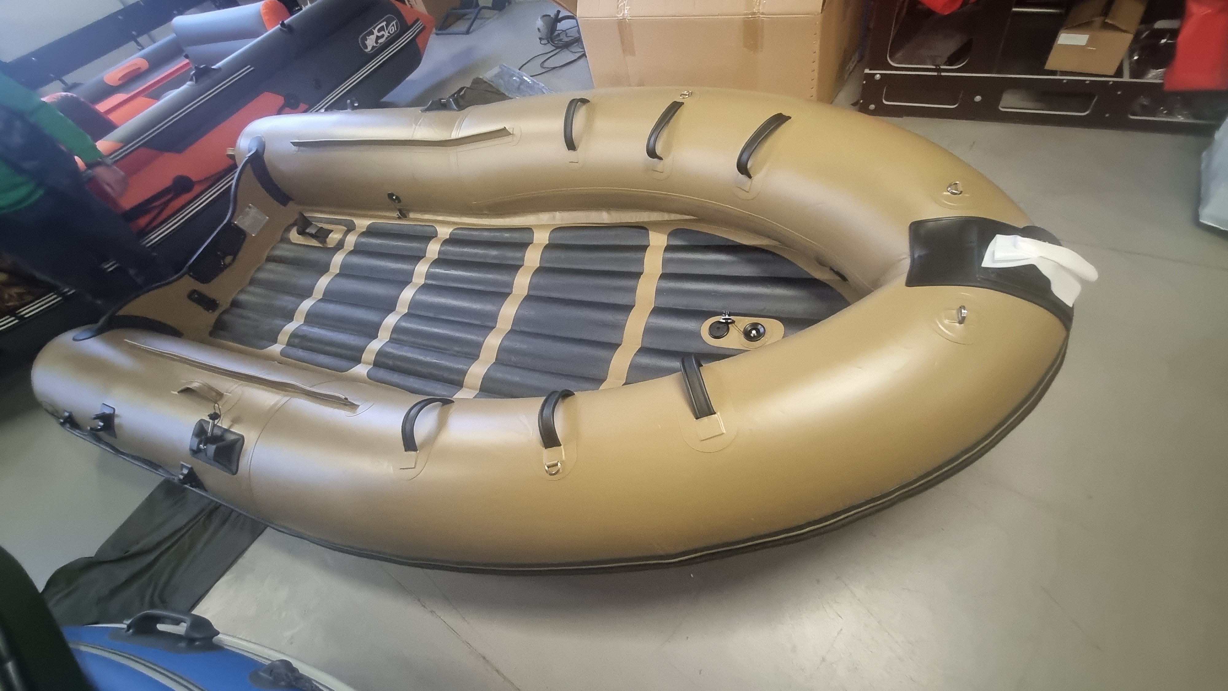 Лодка Badger Air Line 360