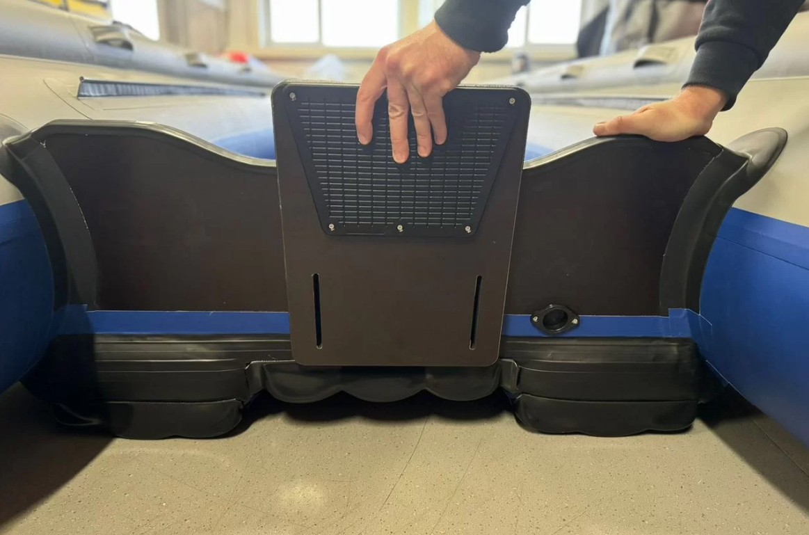 Лодка Reef 390Fi Jet